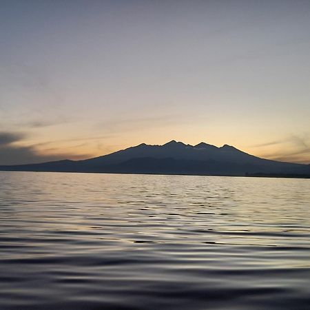 Fantastic Cottages Gili Meno Rom bilde